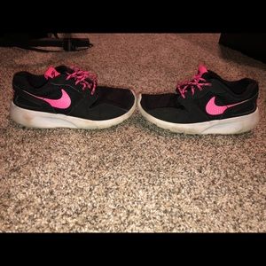 Girls Nike Sneakers size 1Y